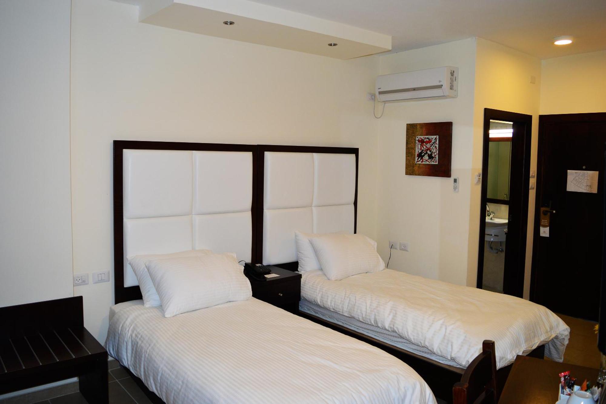 Taybeh Golden Hotel 라말라 객실 사진