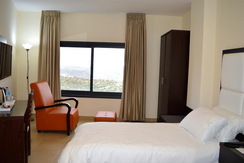 Taybeh Golden Hotel 라말라 외부 사진